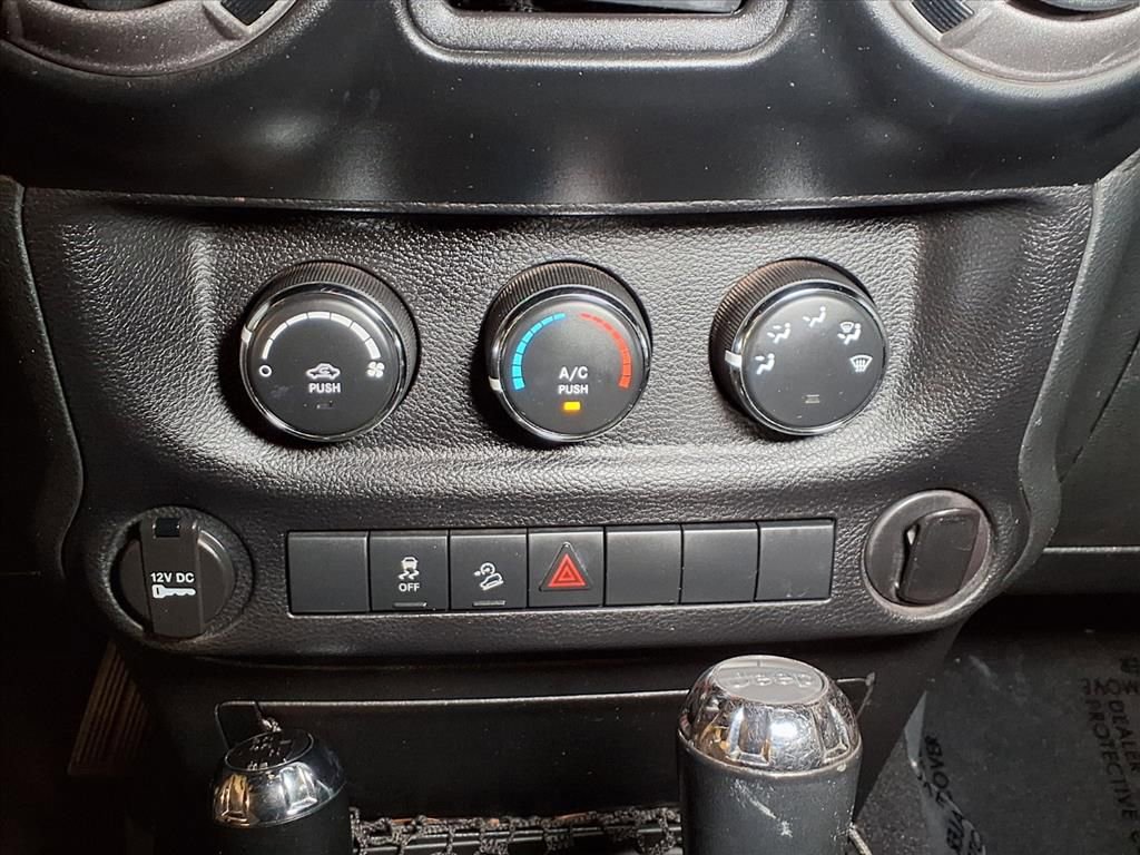 Used 2012 Jeep Wrangler Unlimited Sport w/ Connectivity Group image 5