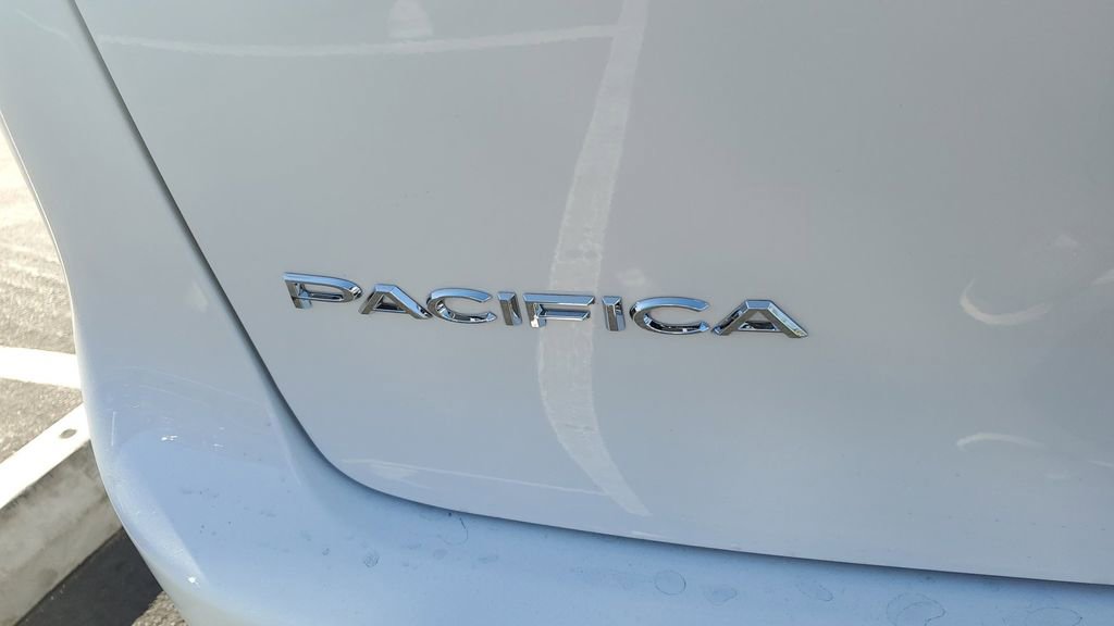 New 2026 Chrysler Pacifica Select image 8