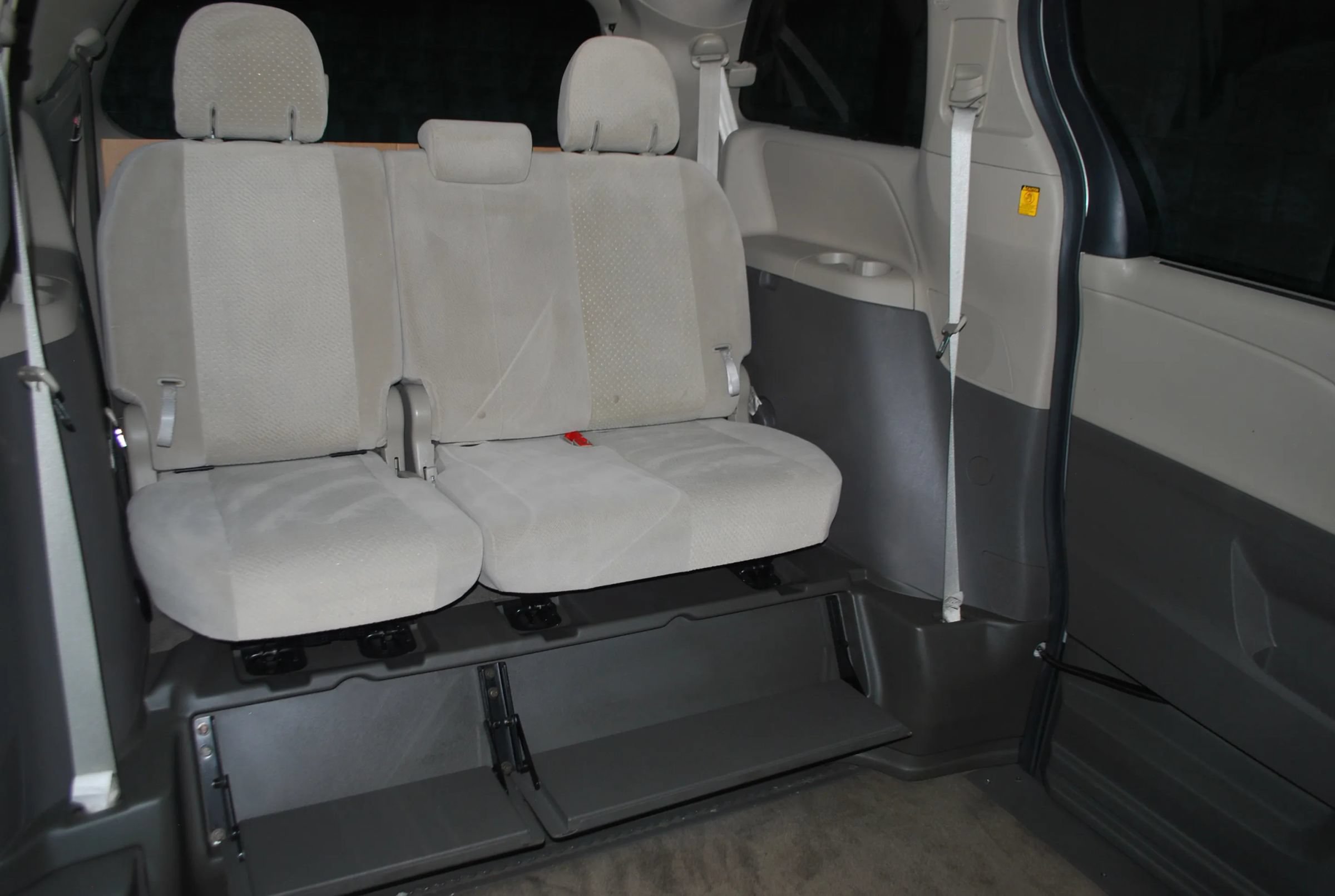 Used 2012 Toyota Sienna LE FWD image 13