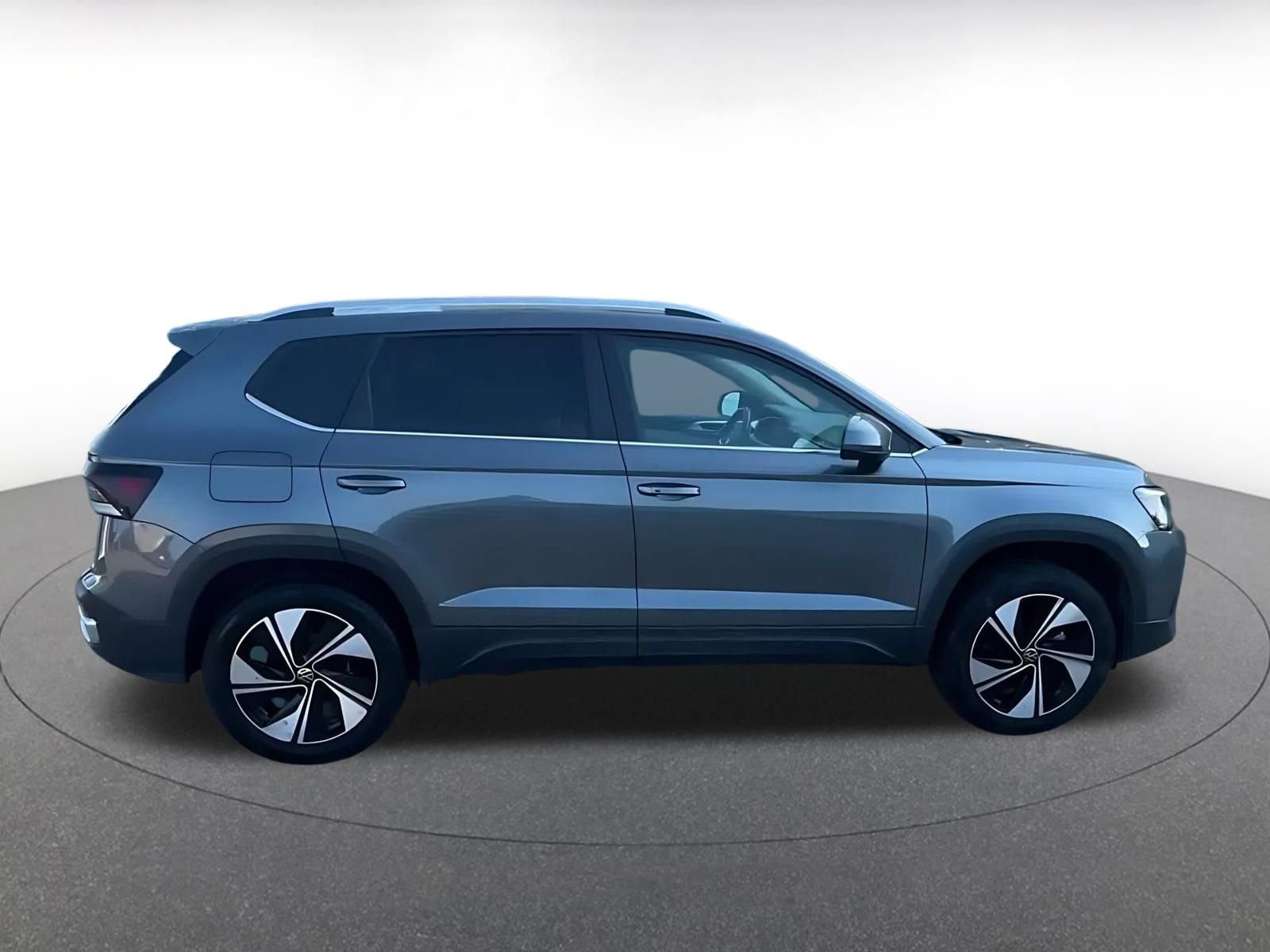 Used 2026 Volkswagen Taos SE AWD/4WD image 13