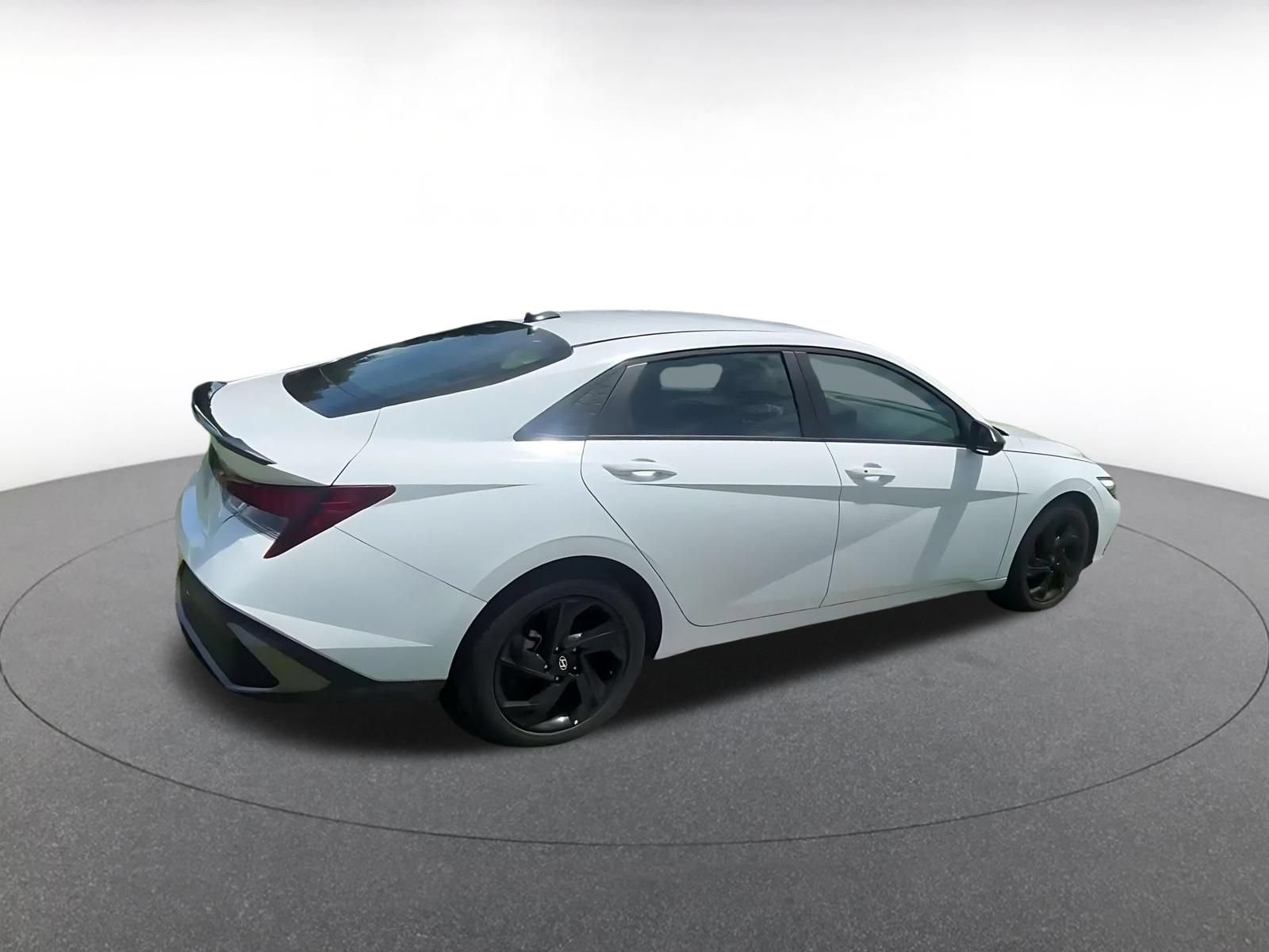 Used 2026 Hyundai Elantra Sport FWD image 14