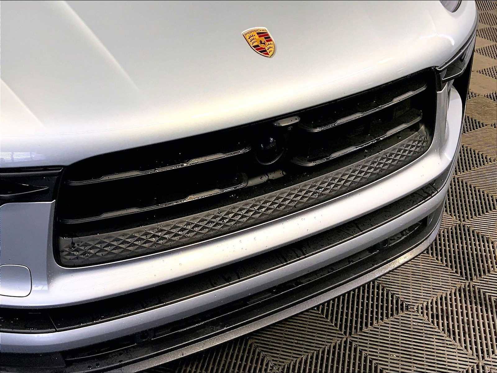 Certified 2023 Porsche Macan image 34