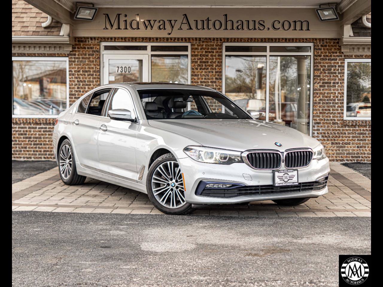 Used 2018 BMW 530i xDrive w/ Premium Package AWD/4WD image 3