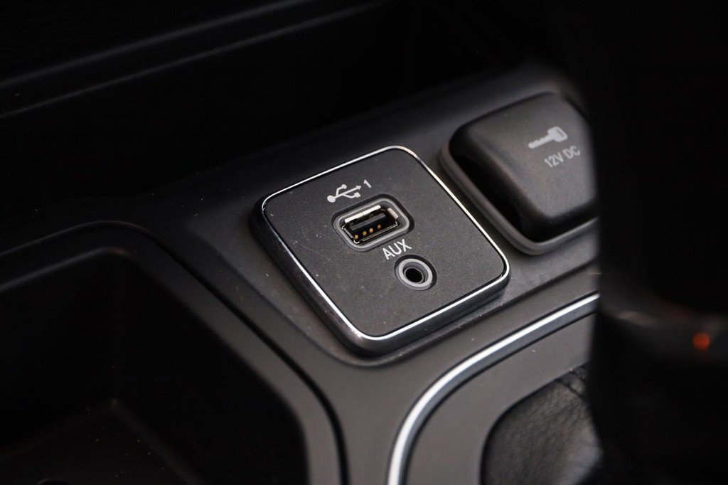 Used 2021 Jeep Cherokee Latitude Lux w/ Sun & Sound Group image 17