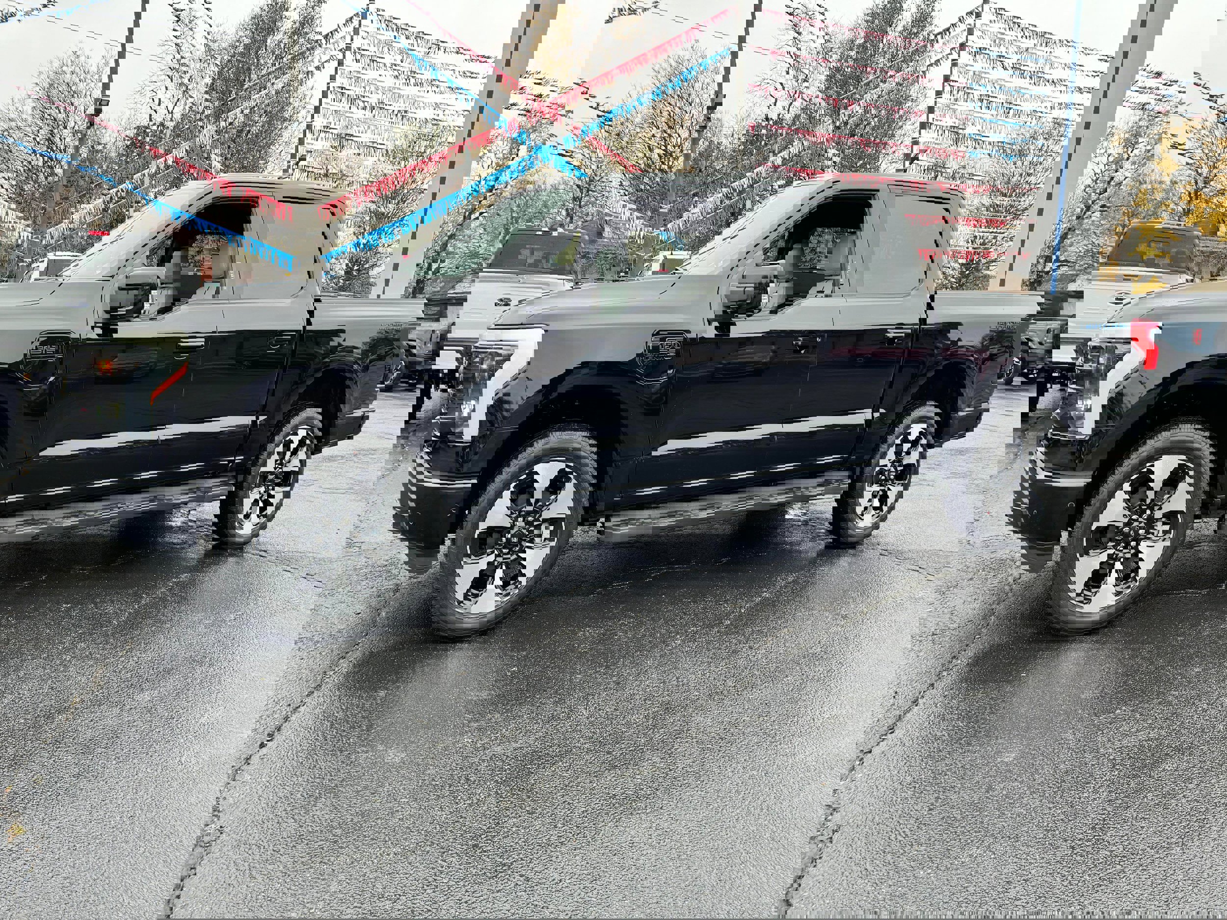 New 2023 Ford F150 Lightning Platinum image 12