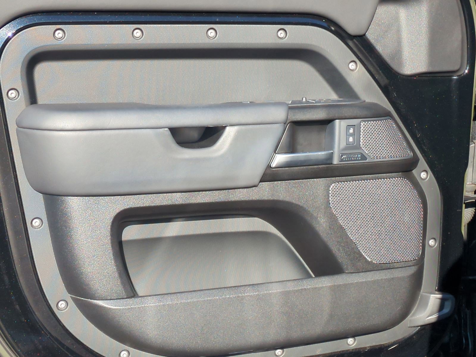 Used 2023 Land Rover Defender 110 V8 image 14