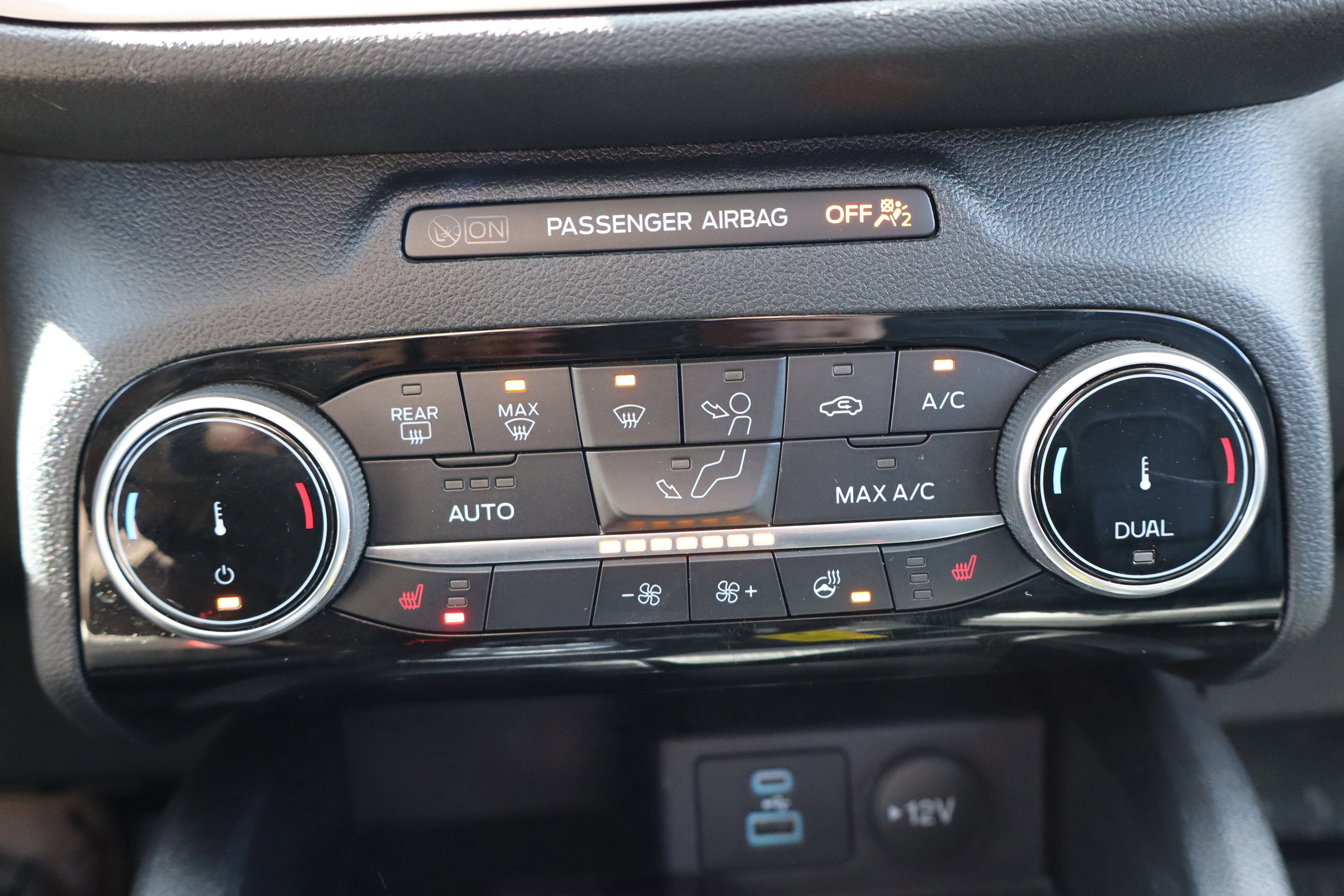 Used 2022 Ford Escape SEL image 25