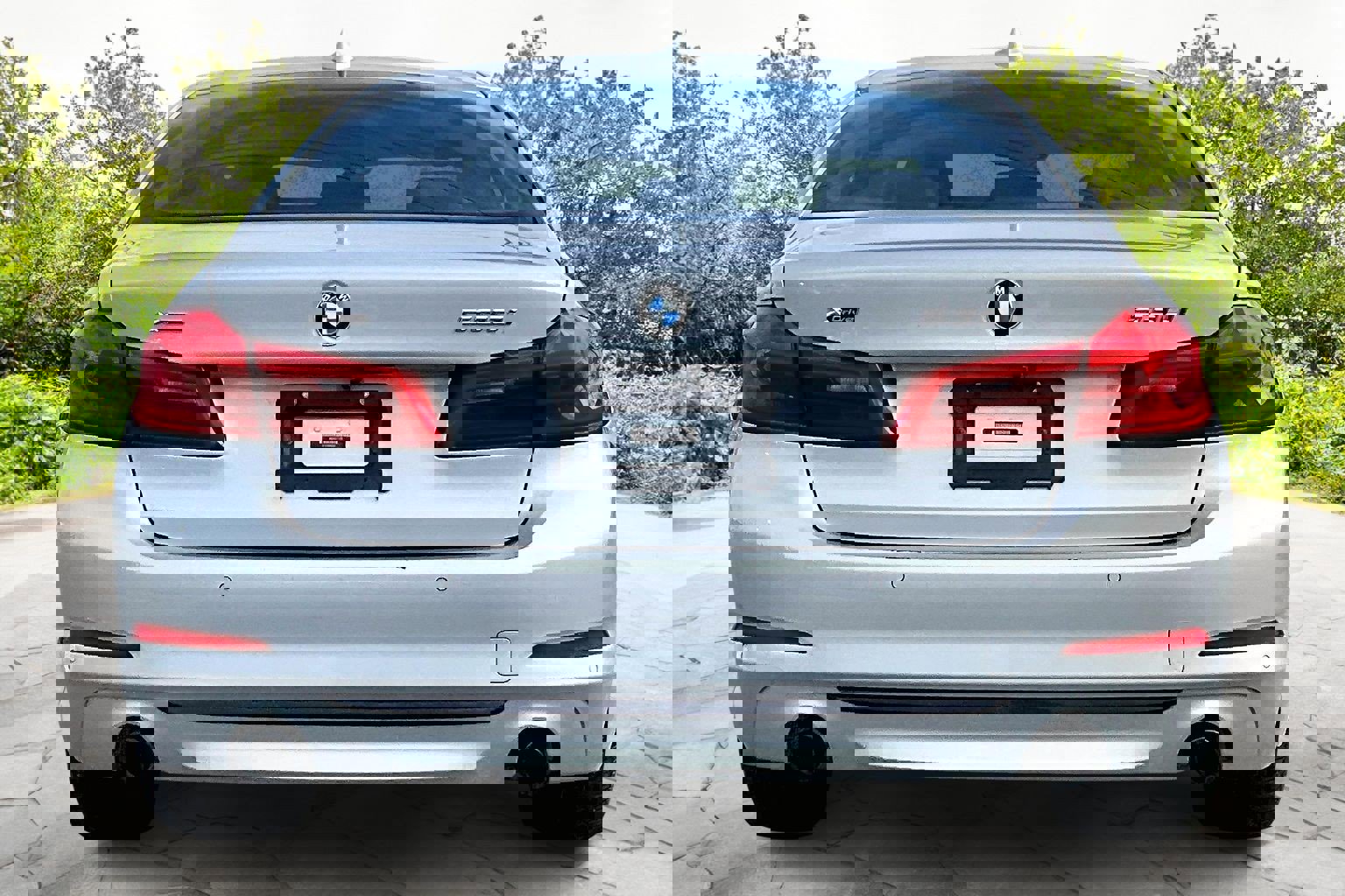 Used 2019 BMW 530i xDrive w/ Convenience Package image 4