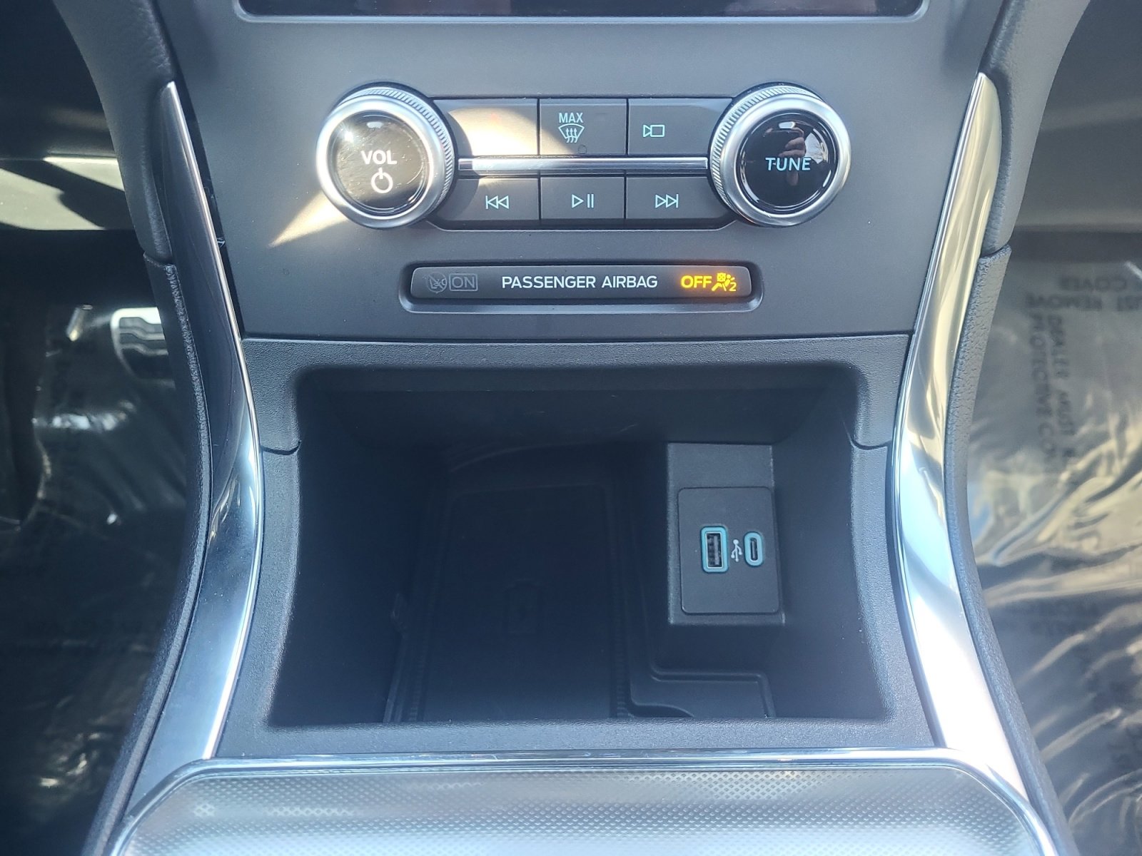 Certified 2024 Ford Edge ST w/ Equipment Group 401A image 31