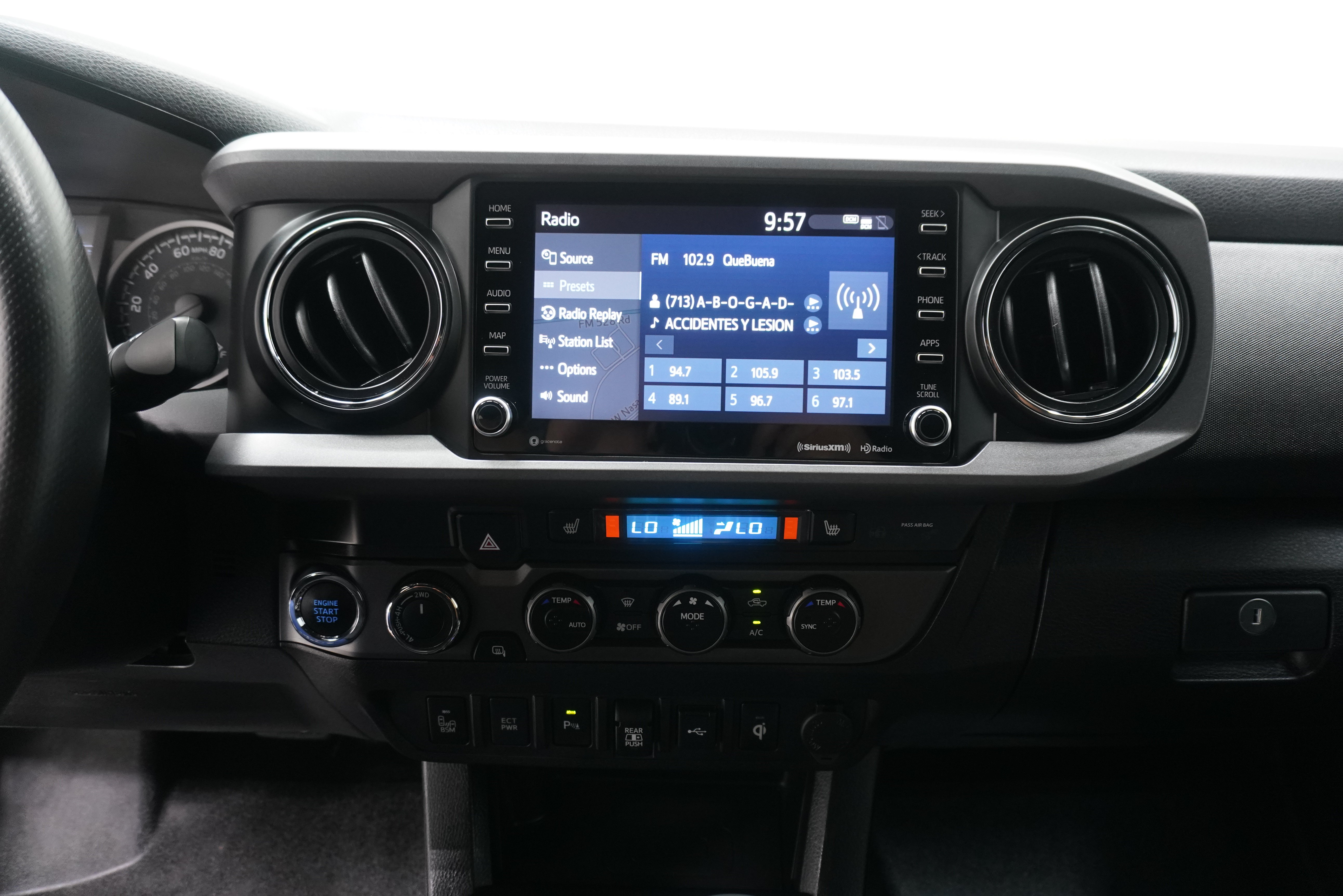 Used 2020 Toyota Tacoma TRD Off-Road w/ Advanced Technology Package AWD/4WD image 19