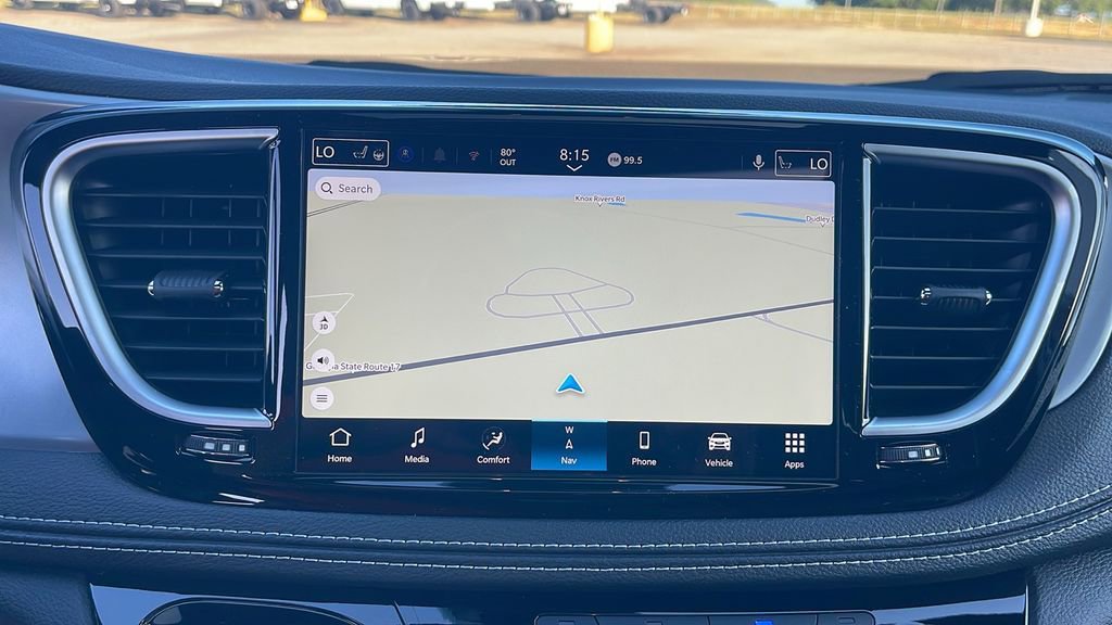 New 2025 Chrysler Pacifica Limited image 24