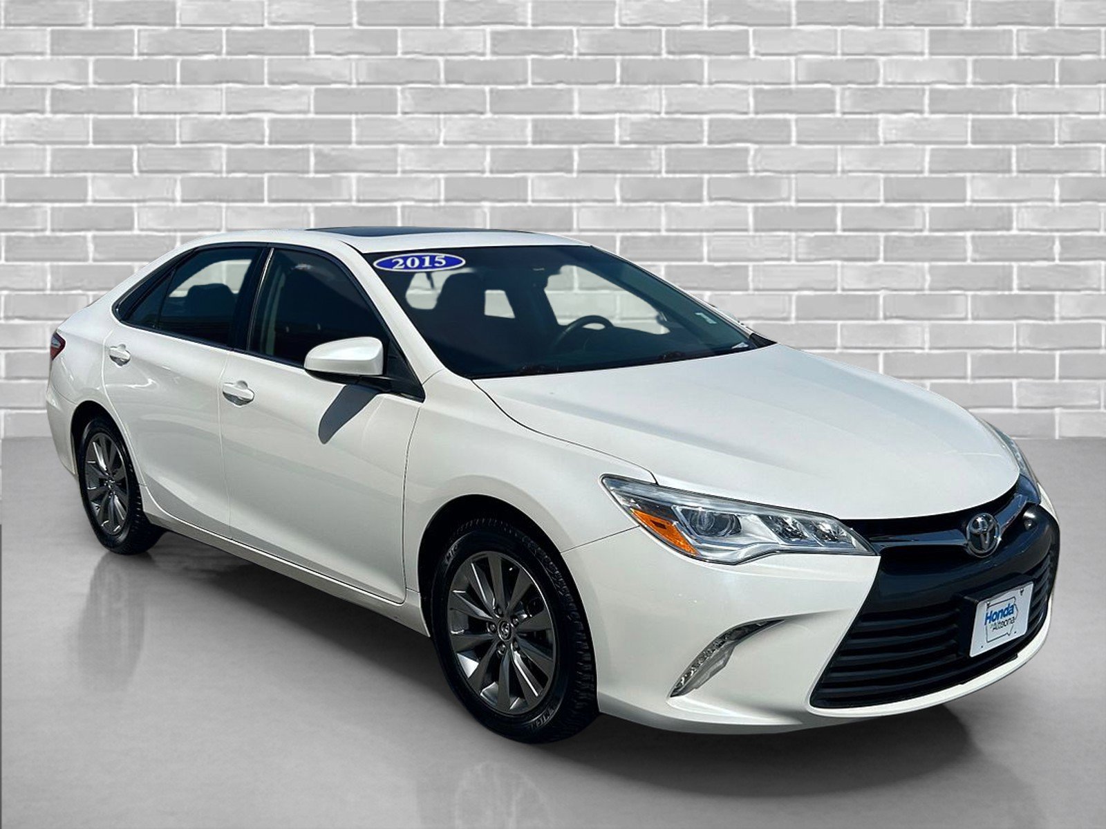 Used 2015 Toyota Camry XLE FWD image 7