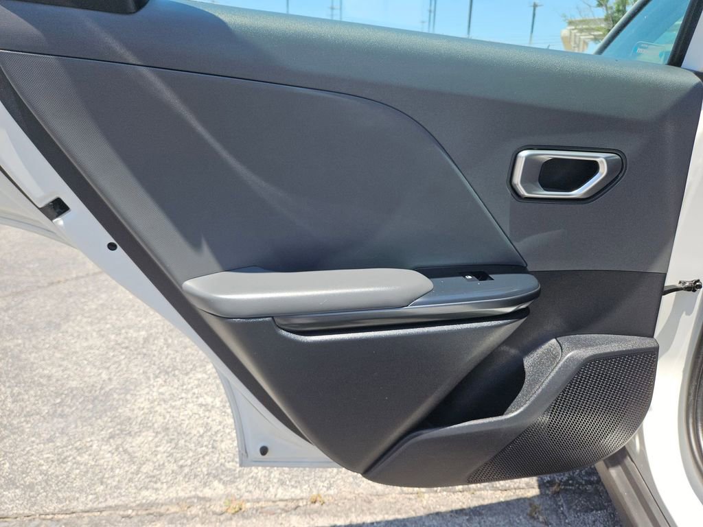 Used 2025 Kia K4 FWD image 18