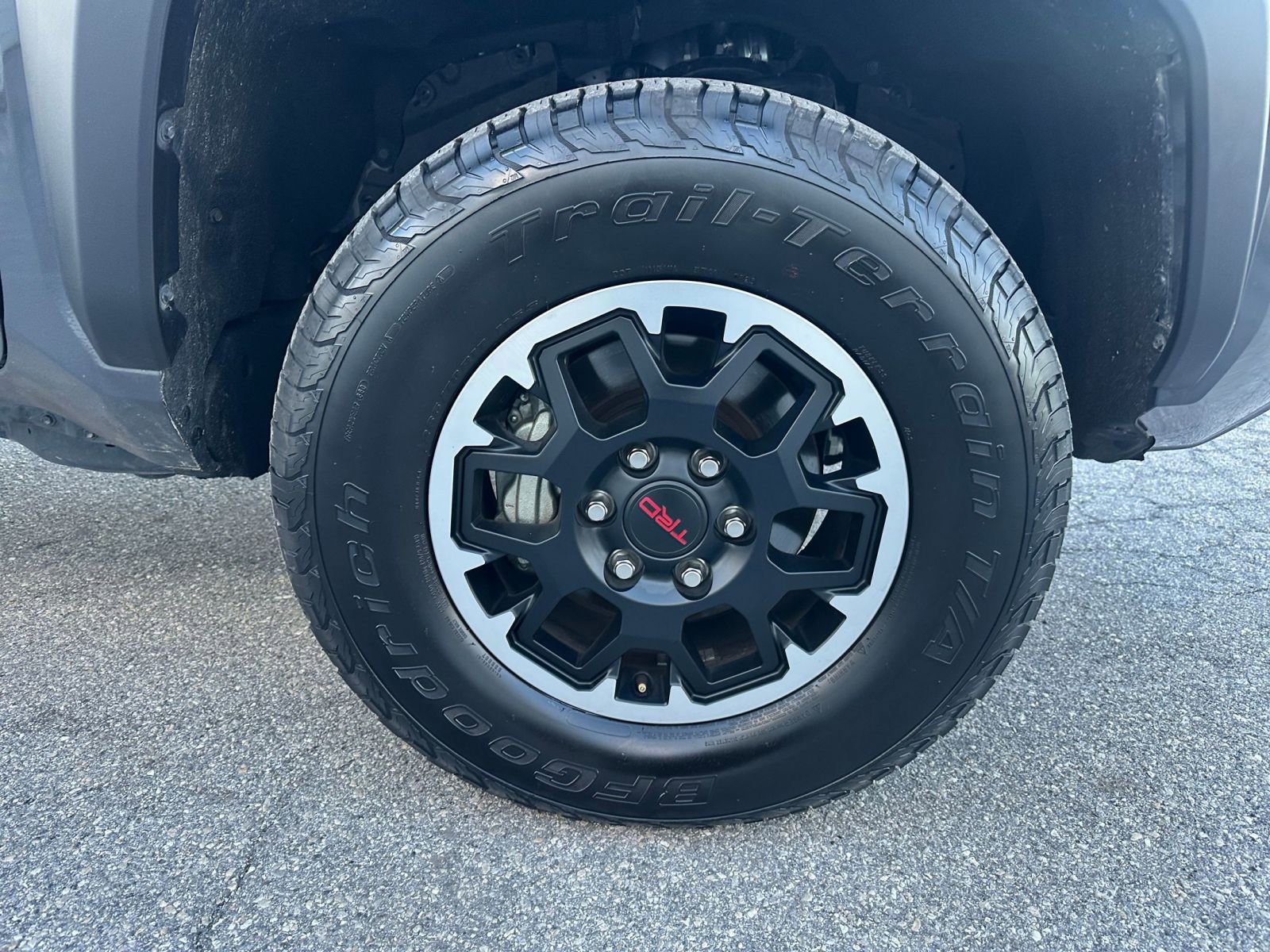 Used 2025 Toyota Tacoma TRD Off-Road image 28