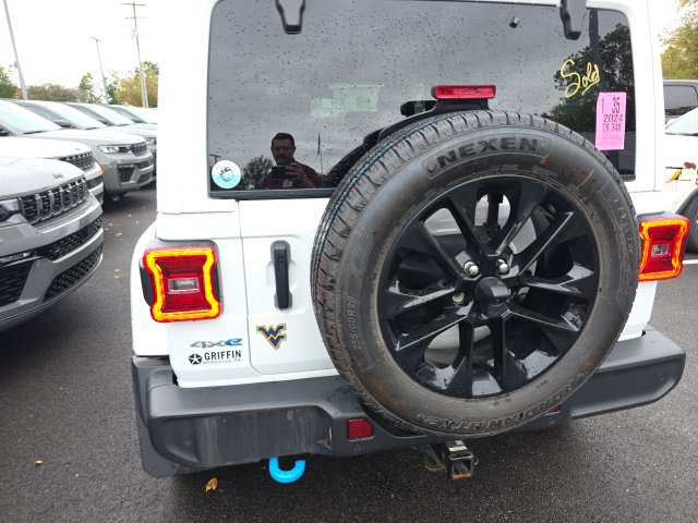Used 2024 Jeep Wrangler Unlimited Sahara w/ Technology Group AWD/4WD image 10