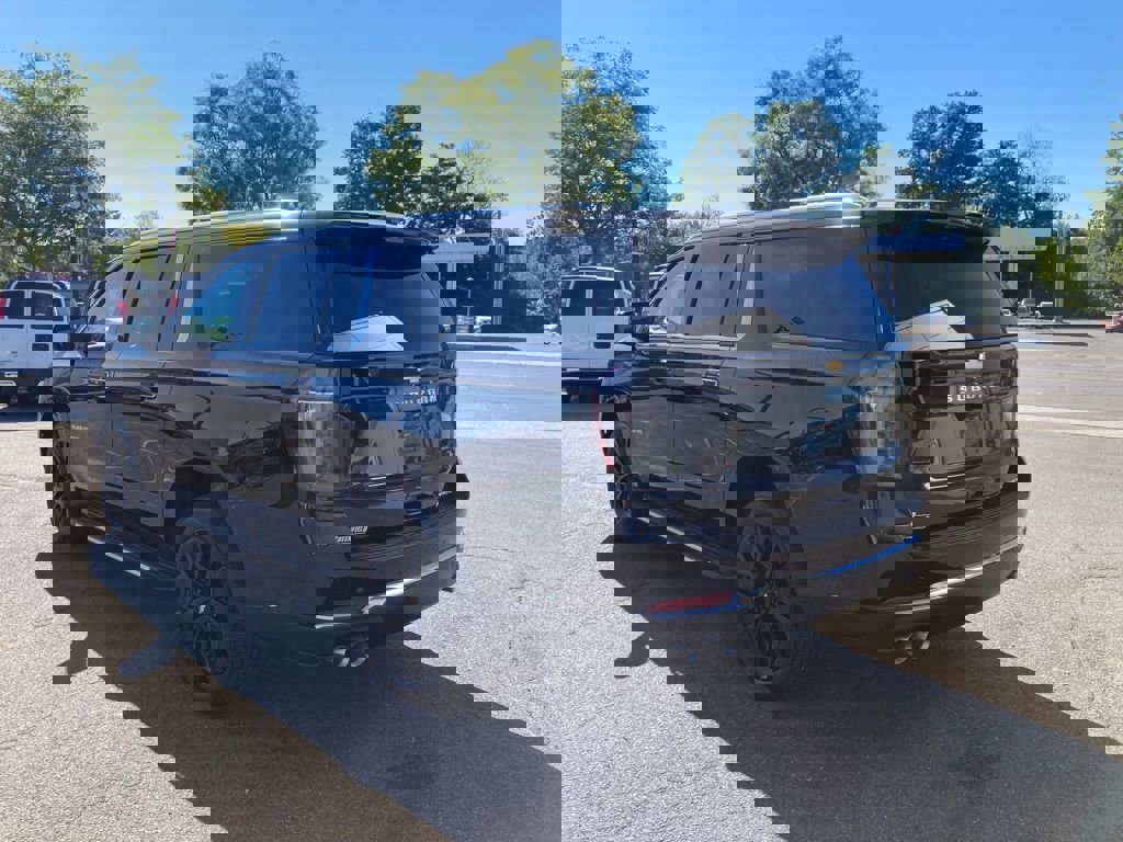 New 2025 Chevrolet Suburban Premier image 5