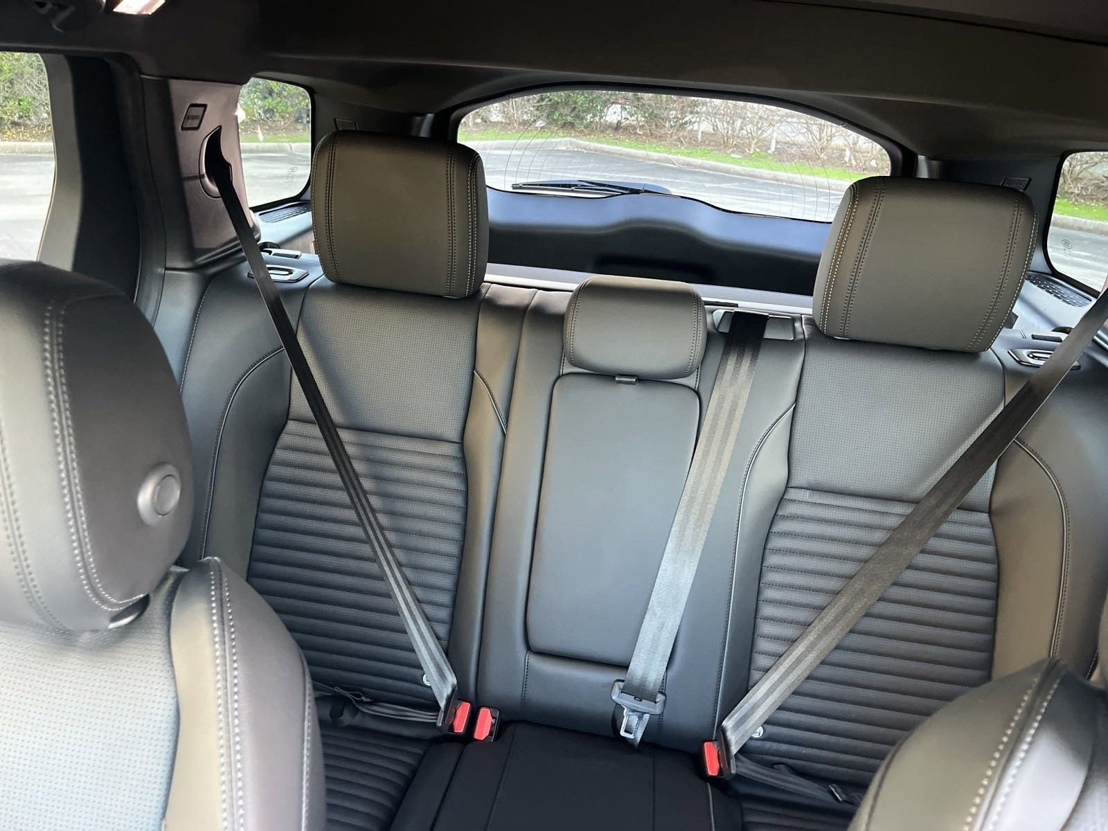 Used 2025 Land Rover Discovery Sport Dynamic SE image 28