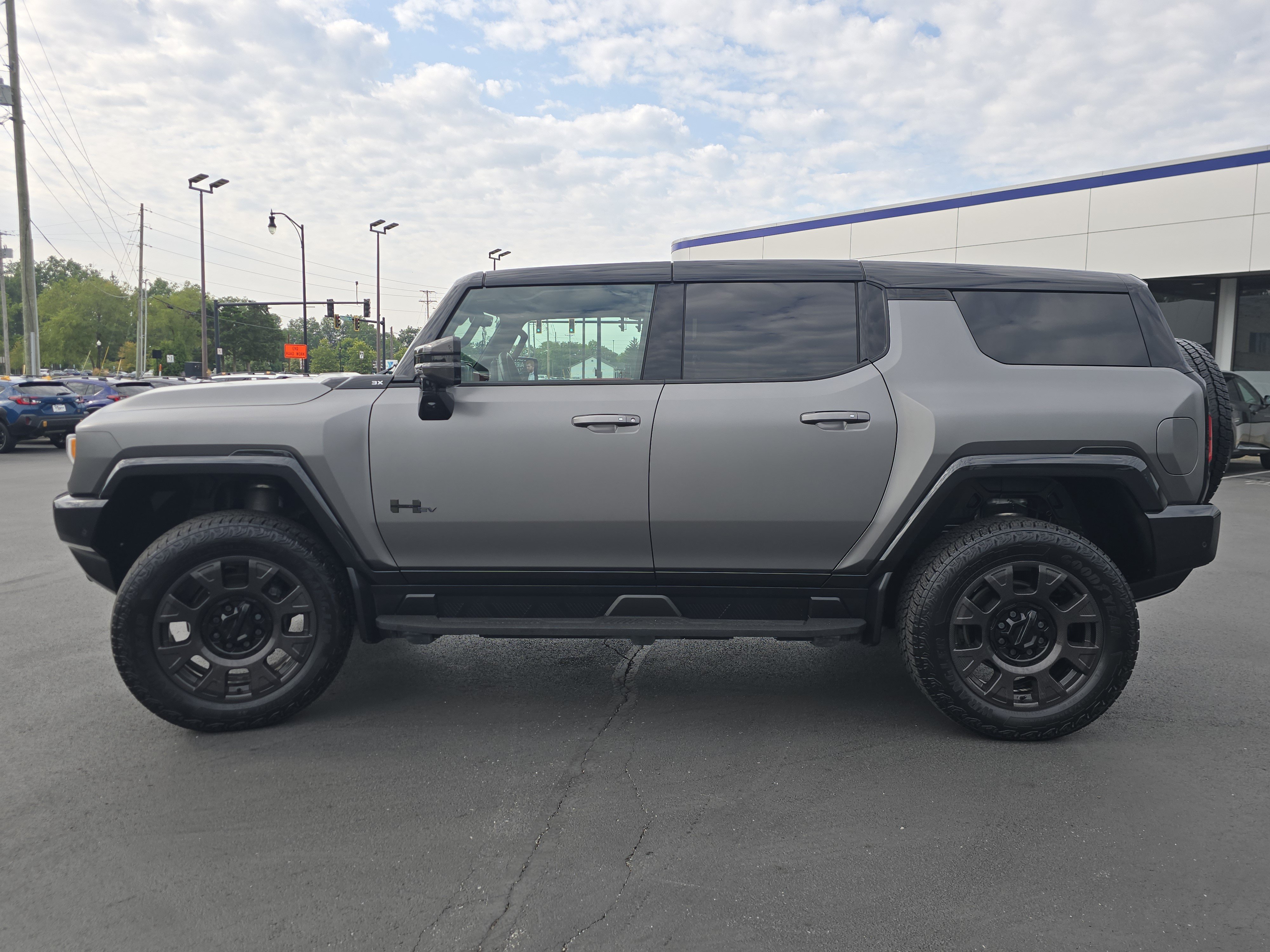 Used 2026 GMC Hummer EV 3X w/ Carbon Fiber Edition Package AWD/4WD image 4