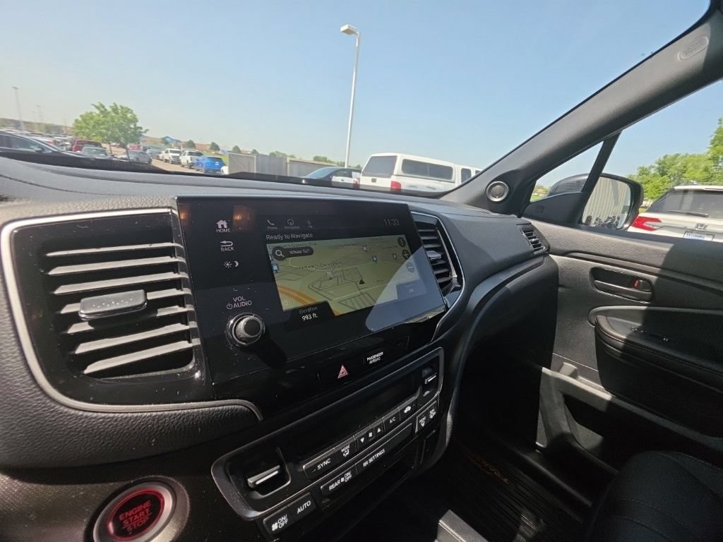Certified 2025 Honda Passport TrailSport image 19