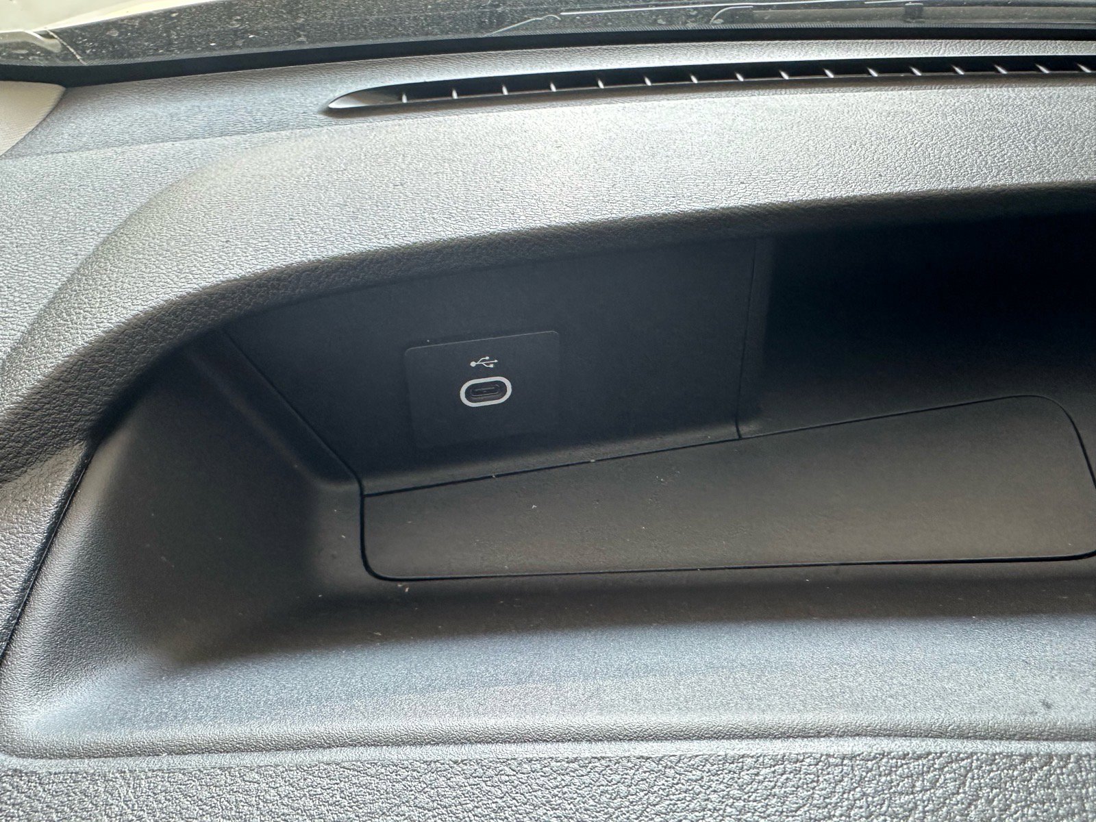 New 2026 Ford Transit 250 148 Medium Roof image 21