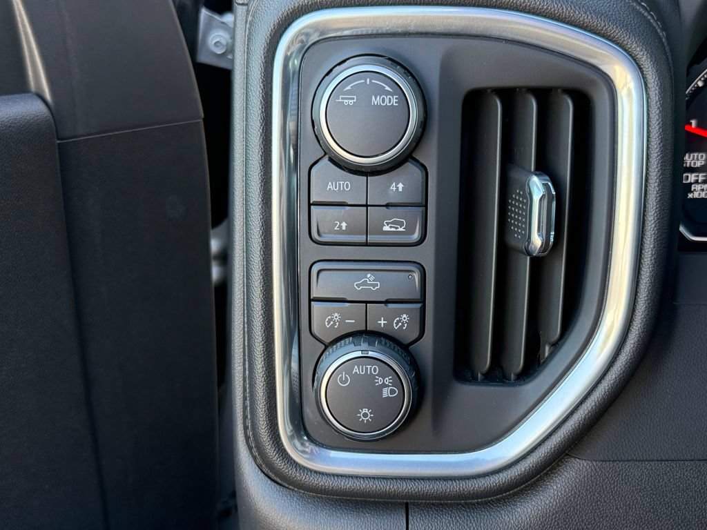 Used 2022 Chevrolet Silverado 1500 LT w/ Bed Protection Package AWD/4WD image 17