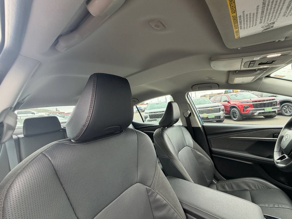 Used 2025 Toyota Camry XLE FWD image 27