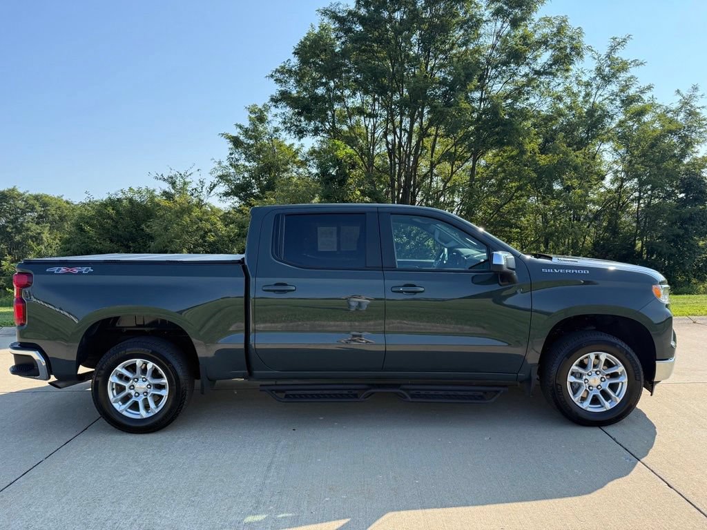 Used 2026 Chevrolet Silverado 1500 LT AWD/4WD image 2