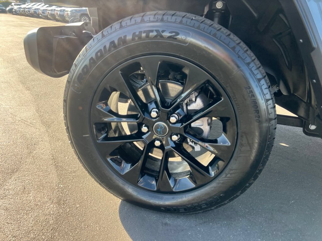 Used 2025 Jeep Wrangler Unlimited Sahara AWD/4WD image 14