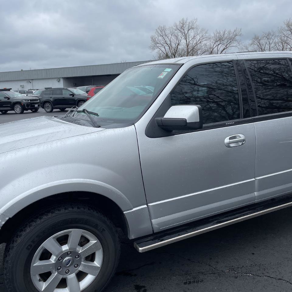 Used 2010 Ford Expedition Limited image 4