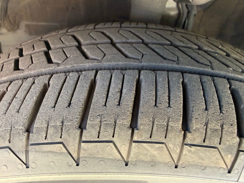 Used 2018 Toyota Prius Prime Premium image 9