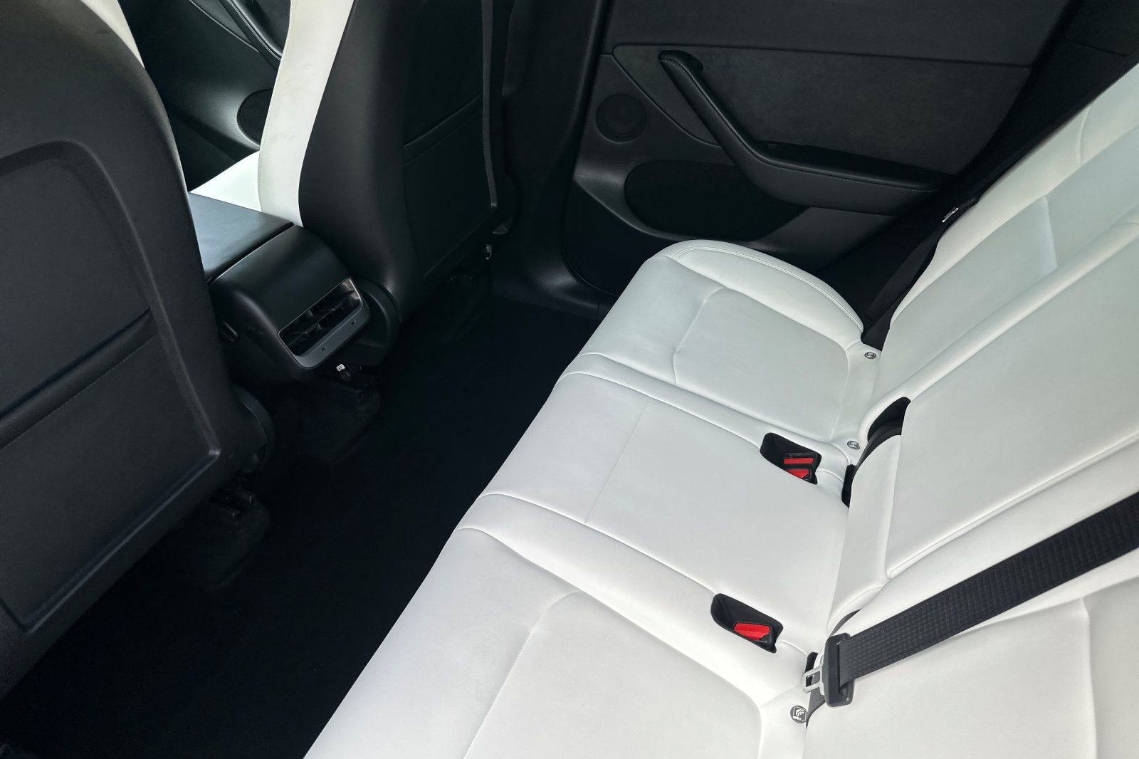 Used 2022 Tesla Model Y Performance image 12