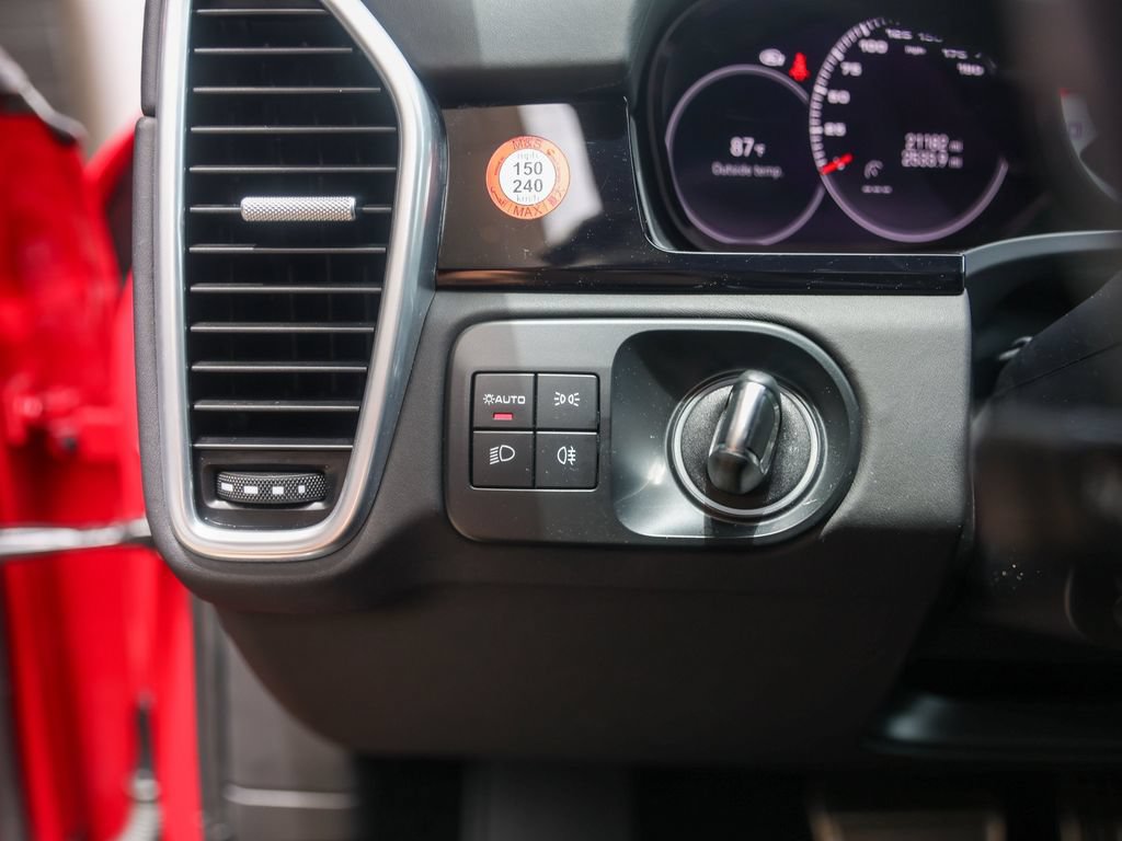 Certified 2023 Porsche Cayenne GTS AWD/4WD image 22