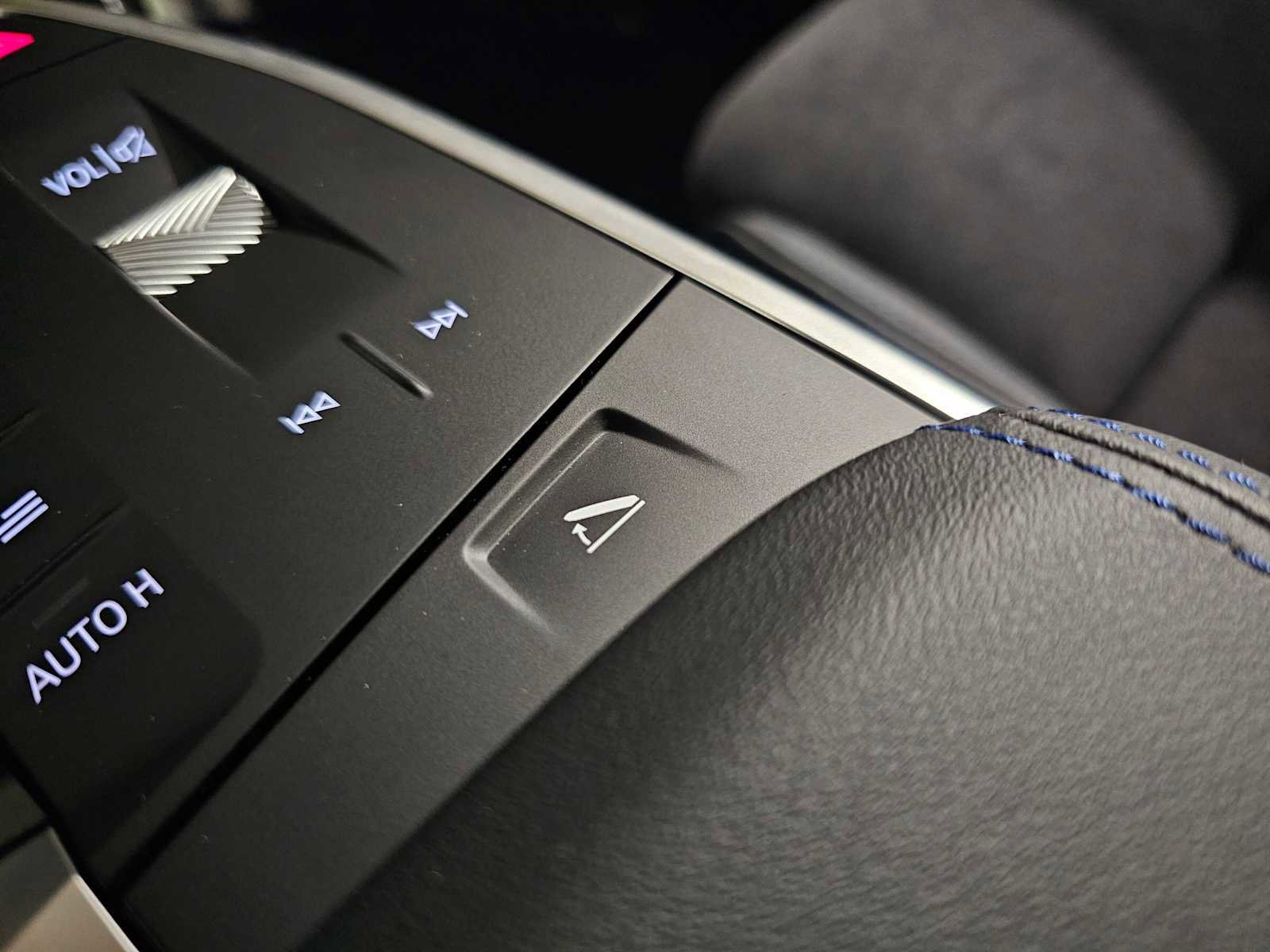 New 2026 BMW X2 xDrive28i w/ Technology Package image 21