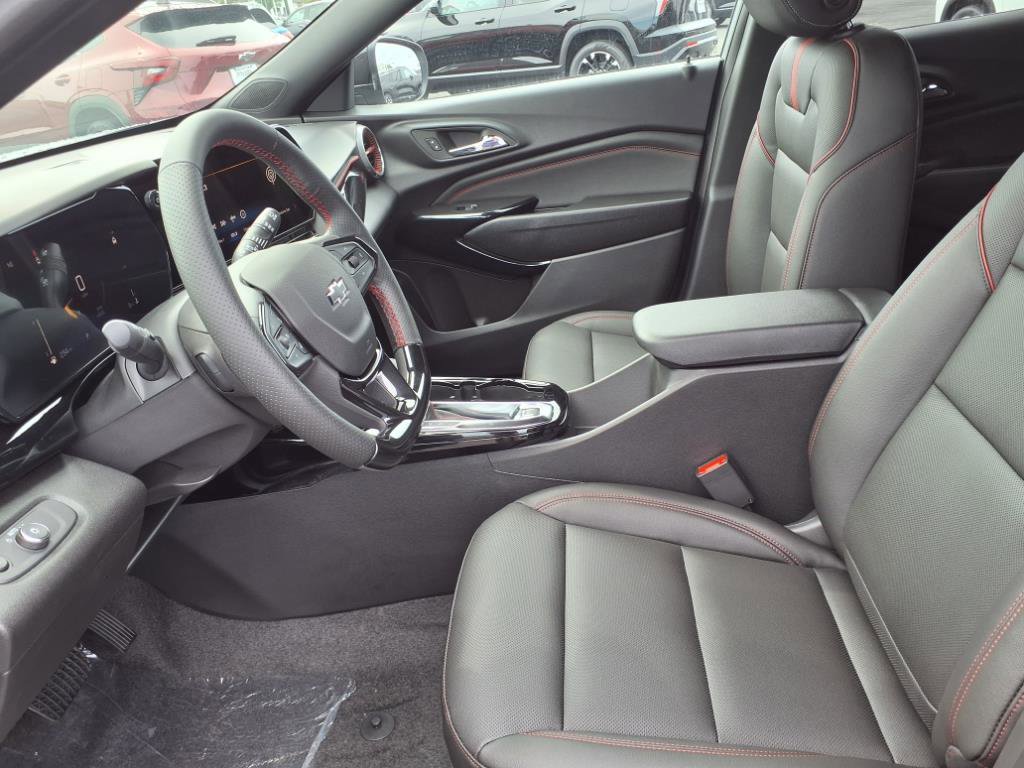 New 2025 Chevrolet Trax RS w/ Sunroof Package FWD image 13