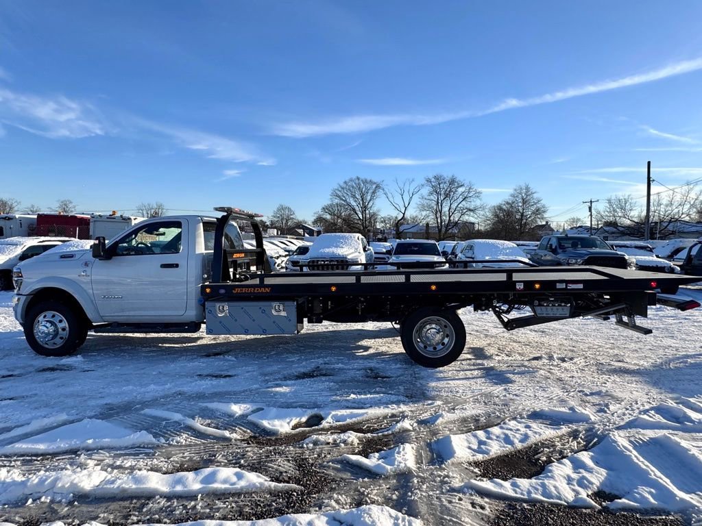Used 2025 RAM 5500 2WD Regular Cab image 4