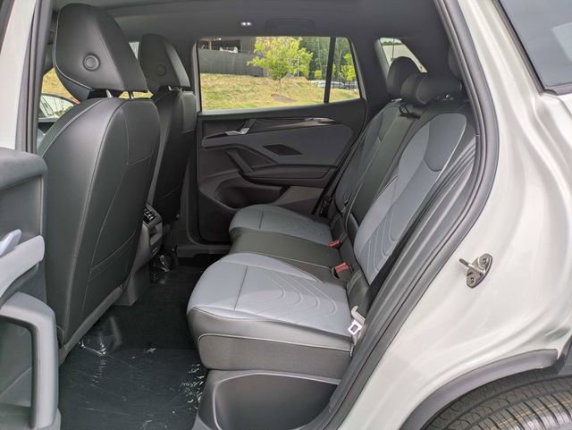 New 2026 Volkswagen Tiguan SE R-Line FWD image 15
