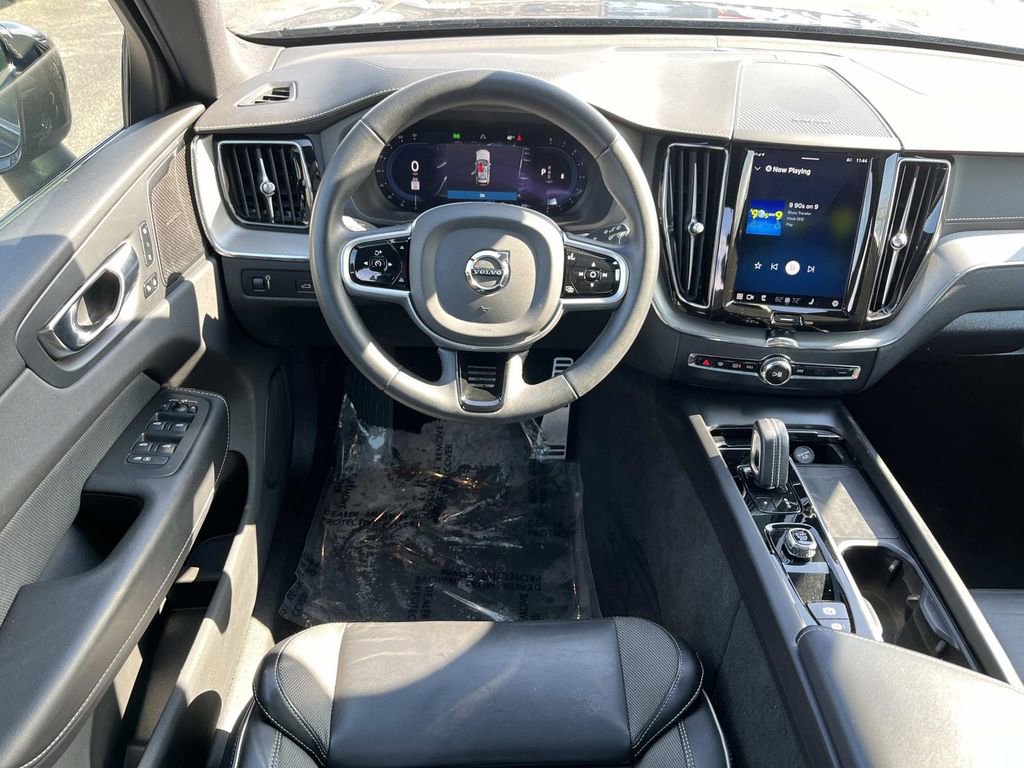 Used 2022 Volvo XC60 B5 R-Design w/ Climate Package image 14