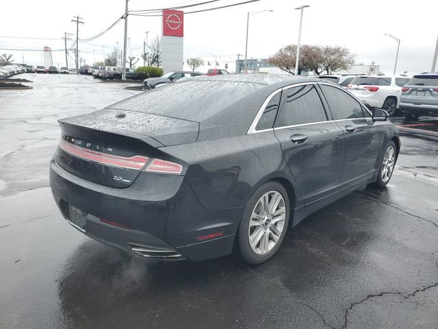 Used 2013 Lincoln MKZ FWD image 4