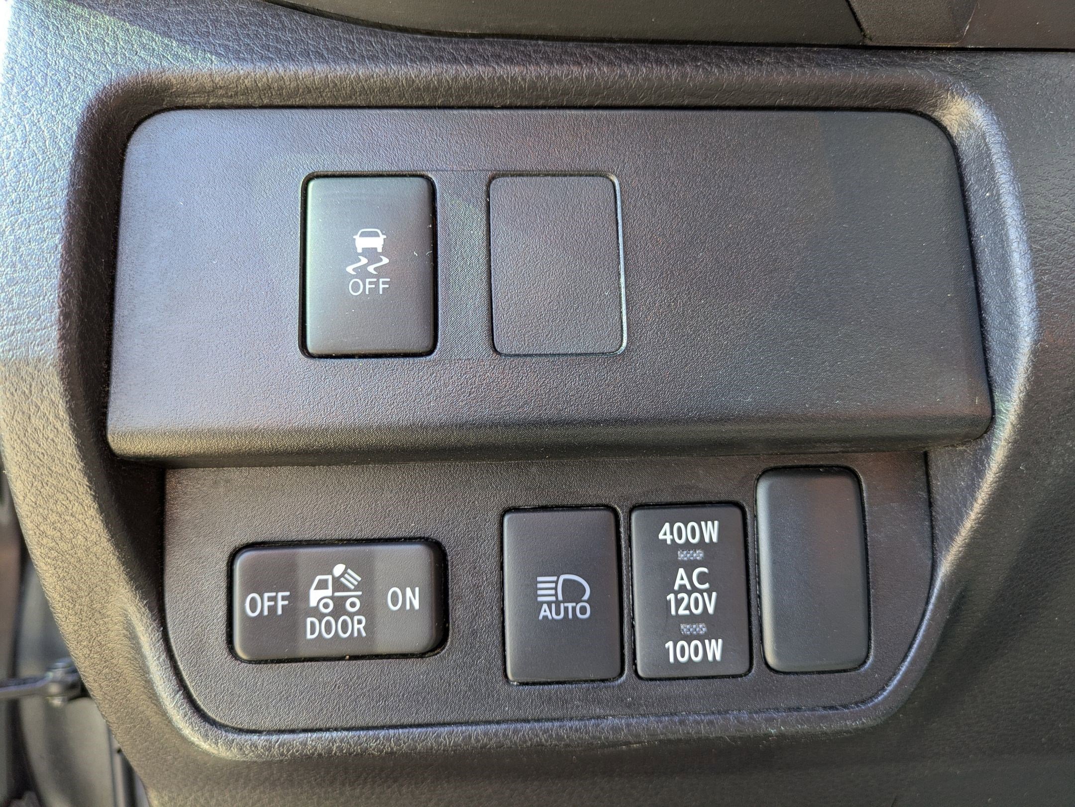 Used 2023 Toyota Tacoma TRD Off-Road w/ Black Out Package (TMS) AWD/4WD image 22