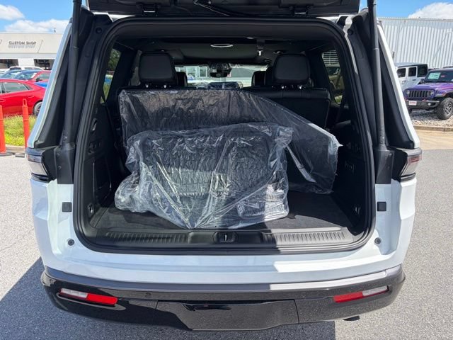 New 2026 Jeep Grand Wagoneer Limited AWD/4WD image 5