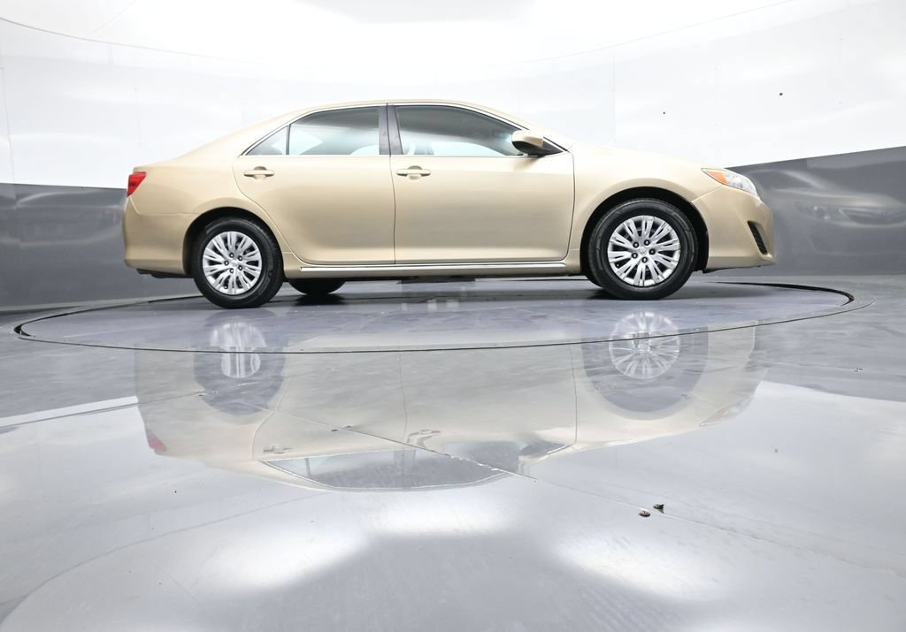 Used 2012 Toyota Camry LE FWD image 27