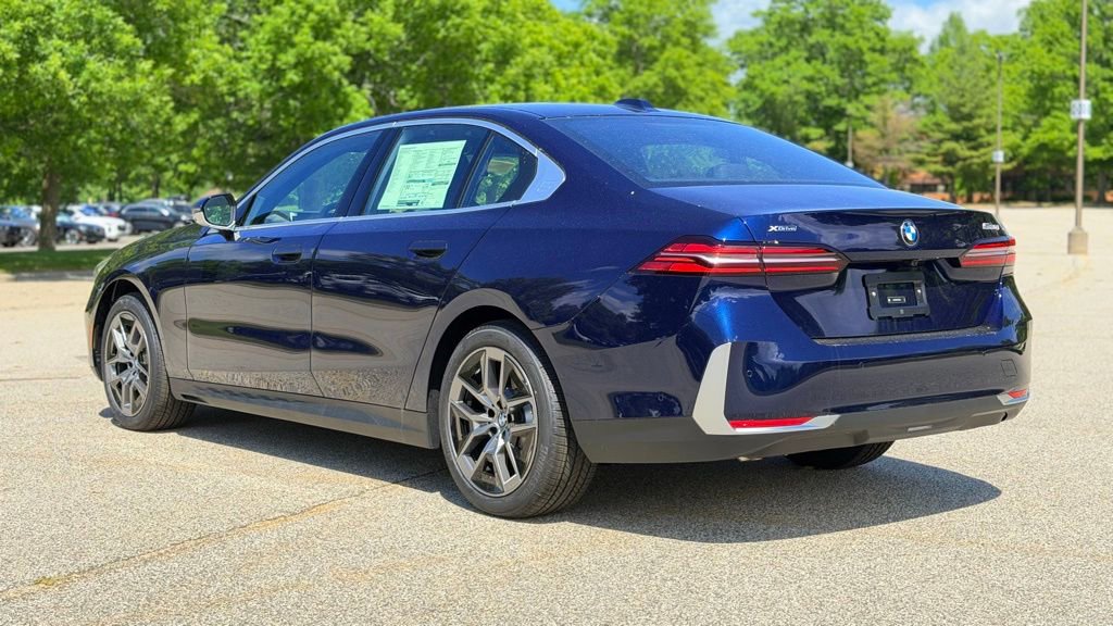 New 2027 BMW 530i xDrive w/ Premium Package AWD/4WD image 4