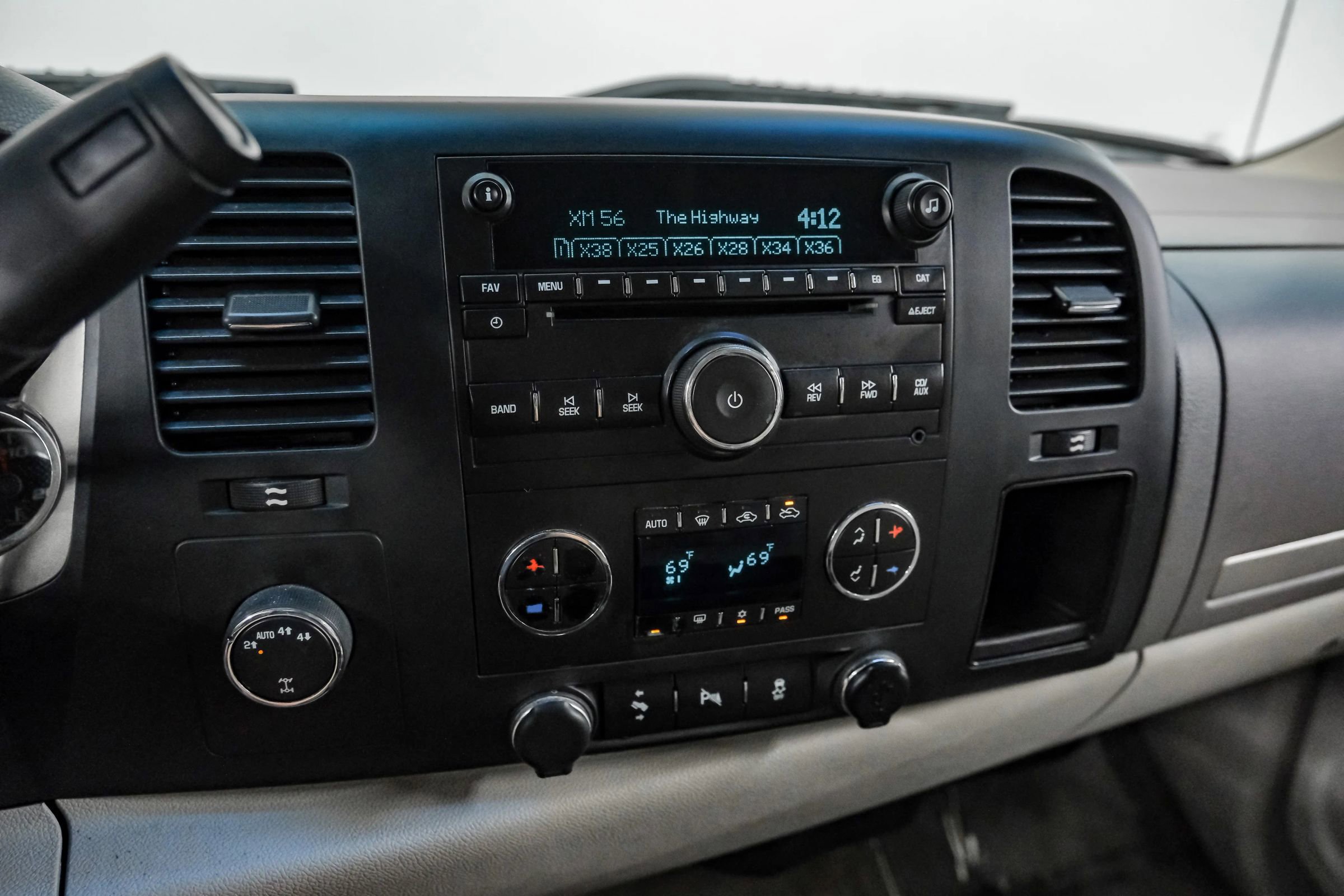 Used 2013 Chevrolet Silverado 1500 LT w/ All-Star Edition image 24