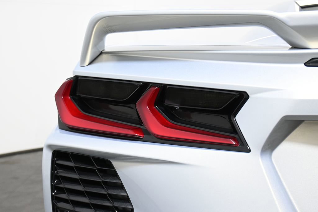 Used 2021 Chevrolet Corvette Stingray Premium Conv w/ Z51 Performance Package RWD image 13