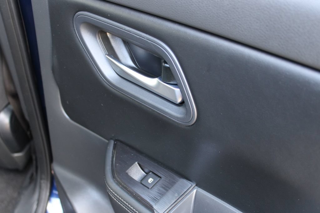 Used 2024 Nissan Rogue SV FWD image 24