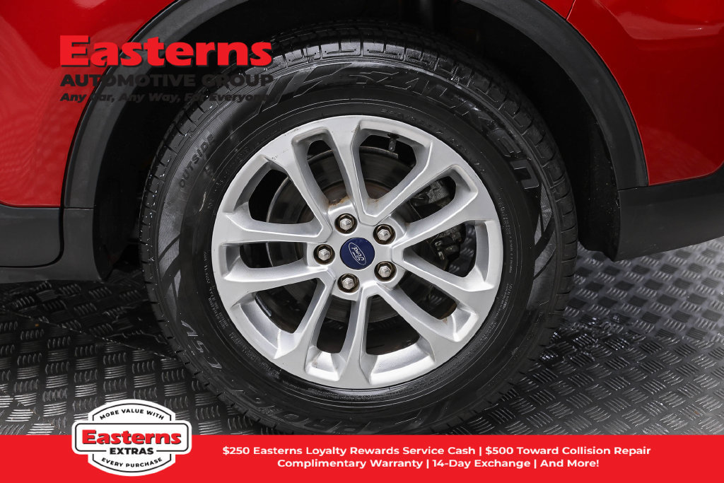 Used 2022 Ford Escape SE w/ Convenience Package FWD image 9