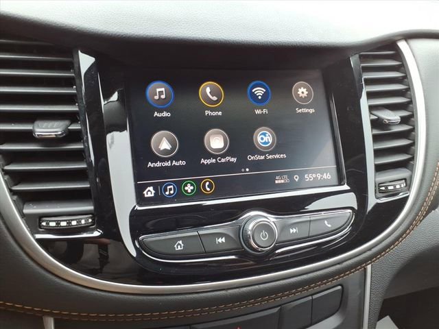 Used 2022 Chevrolet Trax LT w/ LT Convenience Package image 24