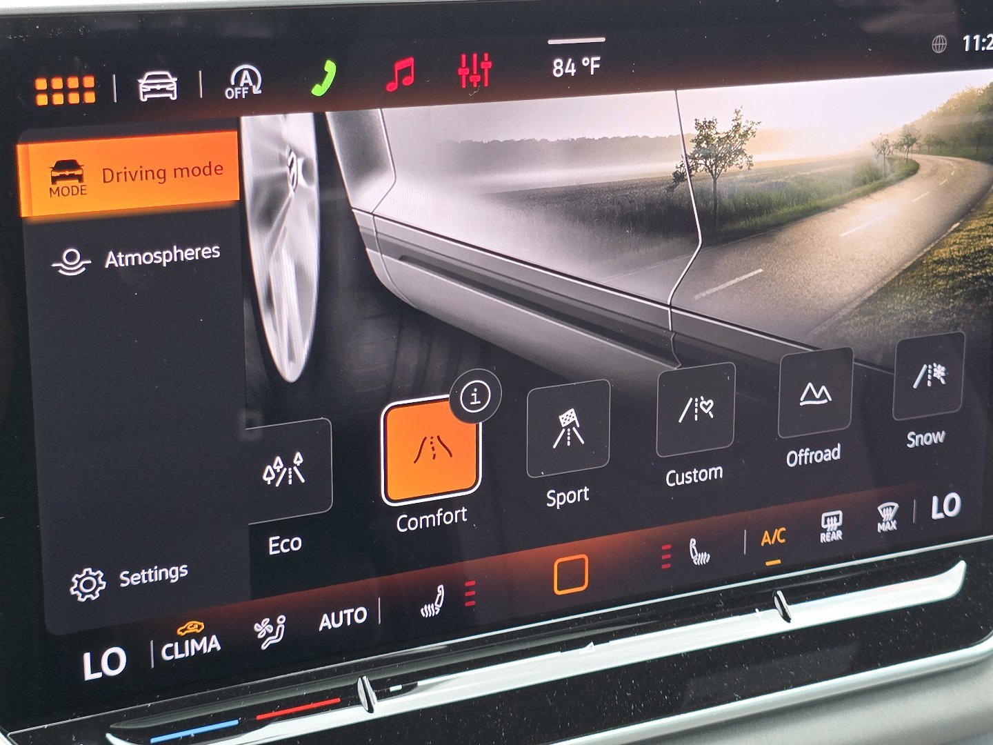 New 2026 Volkswagen Tiguan SE R-Line AWD/4WD image 8