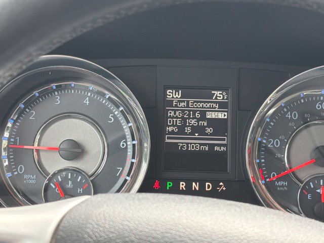 Used 2015 Chrysler Town & Country Touring-L w/ Driver Convenience Group FWD image 17