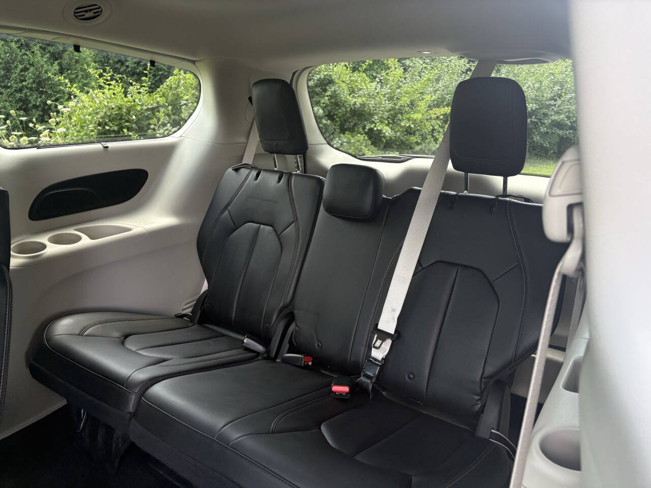 Used 2018 Chrysler Pacifica Touring-L FWD image 30